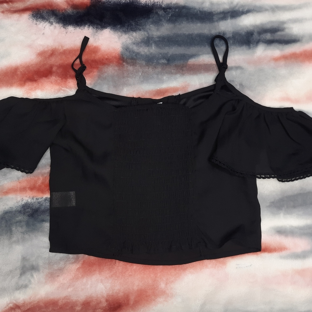 Off Shoulder Crop - Picture 4 of 4